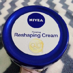 Kem dưỡng ẩm,mờ vết rạn da Nivea Reshaping cream 300ml Đức 57926