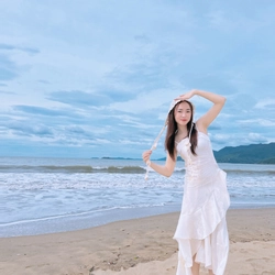 Váy 2 dây xẻ tà chéo độc đáo. Phù hợp đi biển, dạo phố, nàng thơ, bánh bèo xinh xắn 485123