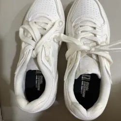 Giày Lining màu trắng size 37 975000