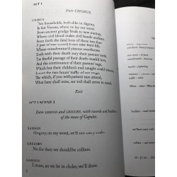 Romeo and Juliet mới 85% bẩn nhẹ William Shakespeare HPB1508 NGOẠI VĂN 451383