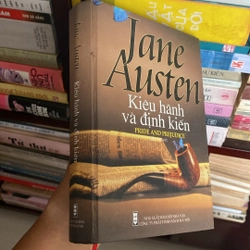 KIÊU HÃNH VÀ ĐỊNH KIẾN, JANE AUSTEN, BẢN BÌA CỨNG 518859