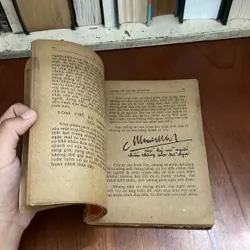 II Sách Xưa: Bút Tích Học _ Nghiên Cứu Chữ Ký Và Chữ Viết - Huỳnh Minh - 1989 576900