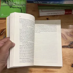 II Tiểu Thuyết Lịch Sử: Ngàn Mặt Trời Rực Rỡ - KHALED HOSSEINI - 2018 699417