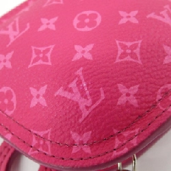 Túi xách monogram Louis Vuitton Charm LV Club M02298 móc khóa 624041