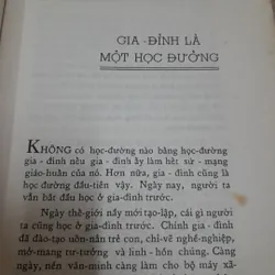 Gia Đình Giáo Dục. Học giả Raymond Beach bản in Thời Thiệu Saigon 1965 606331