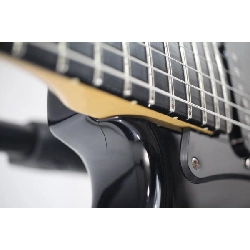 ＦＥＮＤＥＲ ＦＳＲ ＮＯＮＥ ＭＯＲＥ ＢＬＡＣＫ ＳＴＲＡＴ - Hàng hiệu Authentic 884446