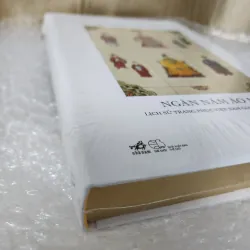 Ngàn năm áo mũ bản đặc biệt bìa cứng đánh số bụng nhũ vàng | trần quang đức 931419