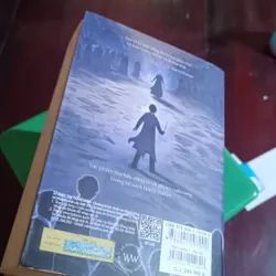 Harry Potter và Bảo Bối Tử Thần tập 7 bìa lâu đài 598574