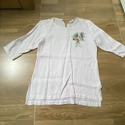 áo linen nữ màu hồng thêu hoa, size M+ độ mới 50% 351541