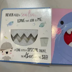 NGOẠI VĂN tiếng anh trẻ em : Never Feed a Shark ! - sách bìa cứng dày đẹp - tương tác  1027550