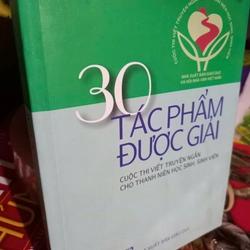 30 tác phẩm được giải viết cho học sinh sinh viên