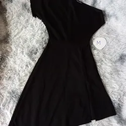 Váy đen lệch vai 687979