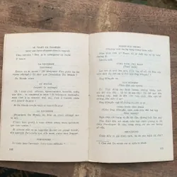 Song ngữ: thơ Ở góc phố  596392