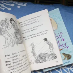 Combo 2 truyện luyện đọc Tiếng Anh về chủ đề động vật và tình bạn (2) Humphrey, Girls Rock 711901