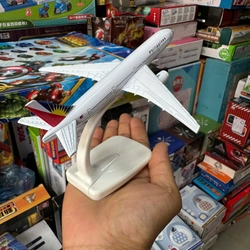 Mô hình máy bay bằng kim loại dài 18cm giao ngẫu nhiên Airplane model 299861