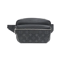 Túi đeo chéo Louis Vuitton Taiga Lama Bum Bag Outdoor M30245