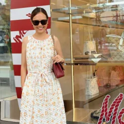 Ðầm ren hoạ tiết hoa cam