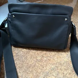 cần pass túi xách thời trang cho nam mới mua da thật 100% bao text  675075