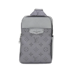 Túi đeo chéo ngoài trời Louis Vuitton Taiga Lama M30833 - Hàng hiệu Chính hãng