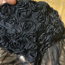Váy tiệc thêu ren hoa hồng đen