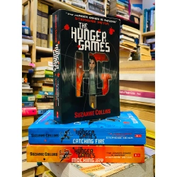 THE HUNGER GAMES TRIOLOGY - SUZANNE COLLINS 122532