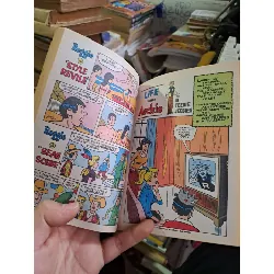 World of Archie - Bros - Smith - mới 80% ố - ENGLISH BOOKS - HCM0111 628875