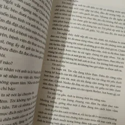 Kho báu bị nguyền rủa - Vết khắc hằn trên cát - Michel Bussi 1023836