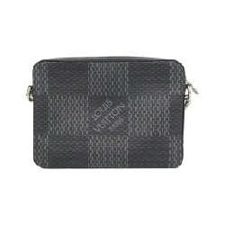 Túi đeo chéo Louis Vuitton Damier Graphite 3D Trio Messenger N50017 610065