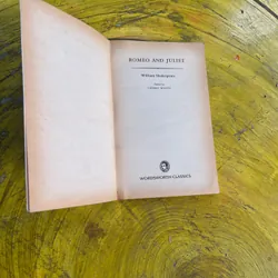 ROMEO AND JULIET- WILLIAM SHAKESPEARE 561023