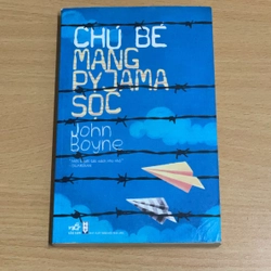 Chú bé mang Pyjama sọc