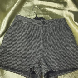 Quần short dạ size M 