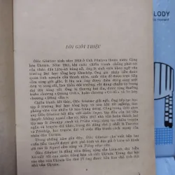 Sách: Những người cầm cờ - TG: Olec Gontsat (A3) 750298