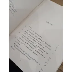 ONE HUNDRED COUNTRIES, TWO BILLION PEOPLE - ROBERT S. McNAMARA 362203