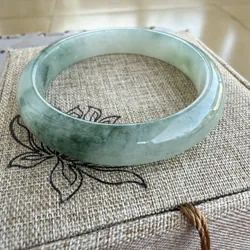 Vòng ngọc cẩm thạch phiêu hoa bay  698467