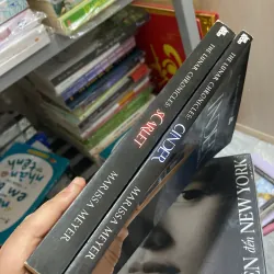 Công chúa mặt trăng - tập 1 ; 2 : CINDER ; SCARLET 960926