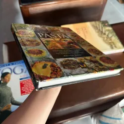 CRAZY ABOUT PASTA – Bridget Jones | Sách nấu ăn Pasta quốc tế- K3 1004879