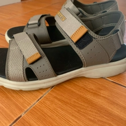 Sandal nam hiệu Bitis