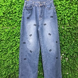 Quần eo cao. Dáng suông, thêu chữ. Sz M eo 72-74. Giá 170  k 73574