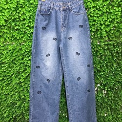 Quần eo cao. Dáng suông, thêu chữ. Sz M eo 72-74. Giá 170  k 73574