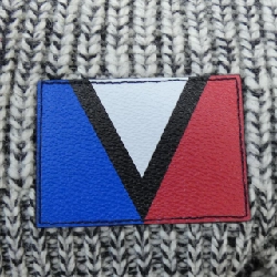 【Đối tượng phiếu giảm giá】Áo len LOUIS VUITTON 643889