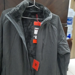 Áo gió nam của Kirkland. Size M màu xám đen 224266