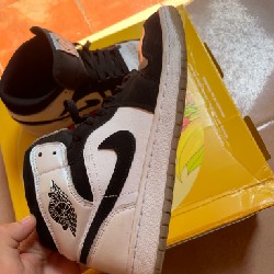 Pass lại Air Jordan Authentic mới mua 17272