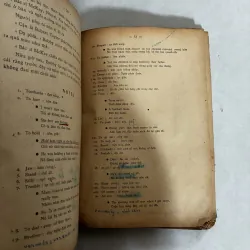 Bản dịch và dẫn giải Life with the Taylors 1009748