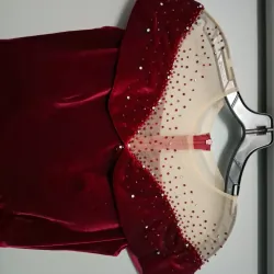 Đầm nhung màu đỏ đô đính đá sang trọng còn mới 98% size M (46-52kg)( 749153