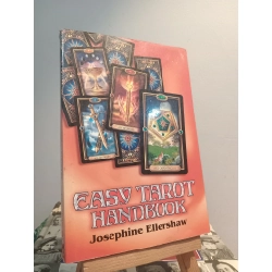 Easy Tarot Handbook - Josephine Ellershaw 451143