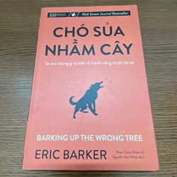 Chó sủa nhầm cây Eric Barker