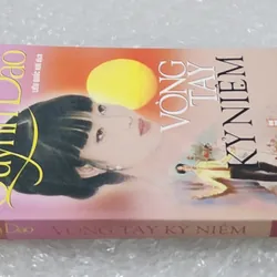 Tiểu thuyết của Quỳnh Dao: VÒNG TAY KỶ NIỆM (383 trang) 739094