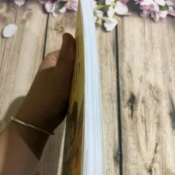 Chân Đi Hài Lụa, Cổ Quấn Hạt Vàng - Kỳ Nam Uyên 785935