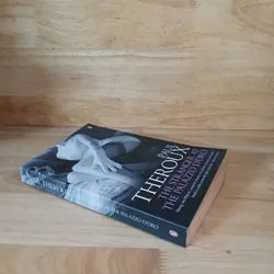 The Stranger At The Palazzo D'Oro - Paul Theroux 708580