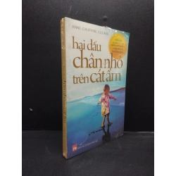 [Phiên Chợ Sách Cũ] Hai dấu chân nhỏ trên cát 2303